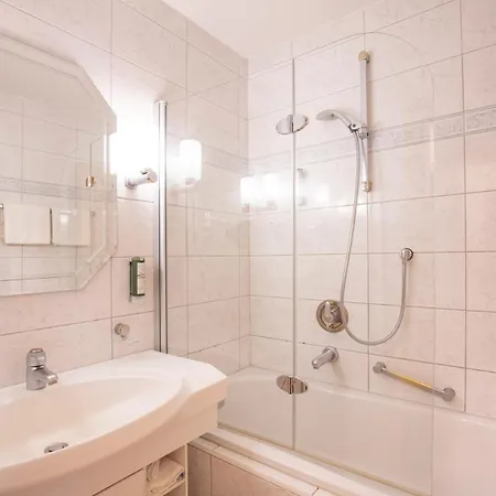 Hotel Serles 4*