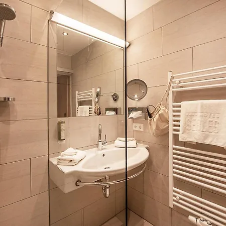 Otel Serles 4*