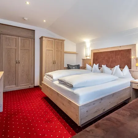 Hotel Serles 4*
